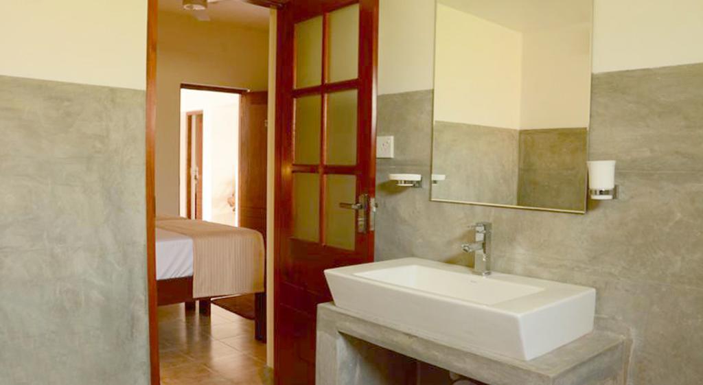 Inlak Garden Hotel Negombo Bilik gambar